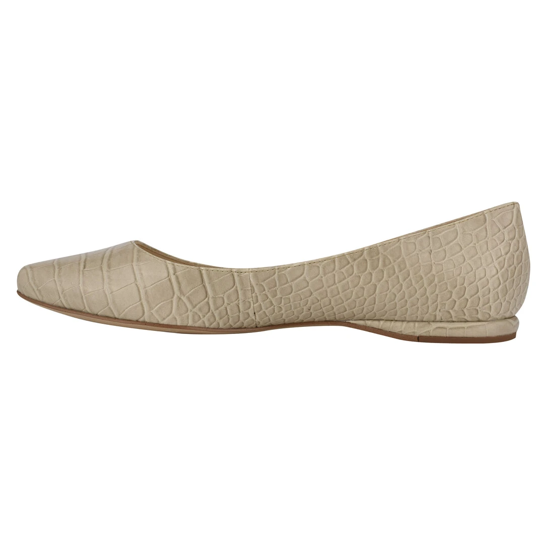 Nine West Speakup Almond Toe Flats 6 Nine West Speakup Almond Toe Flats